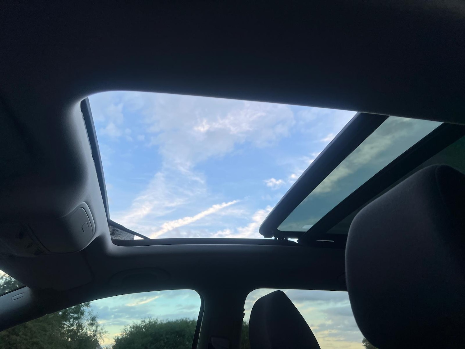 Used Volkswagen Touran 2011 for sale - 76382592: Photo 35