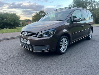 Used Volkswagen Touran 2011 for sale - 76382592: Photo