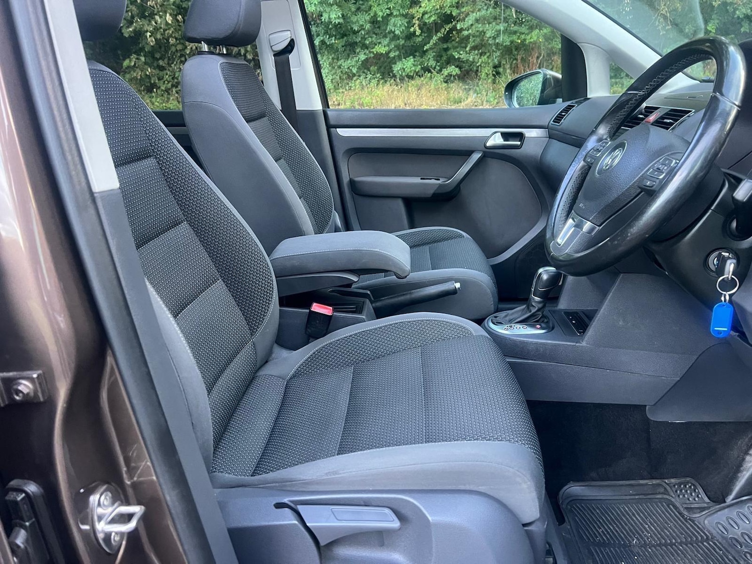 Used Volkswagen Touran 2011 for sale - 76382592: Photo 8