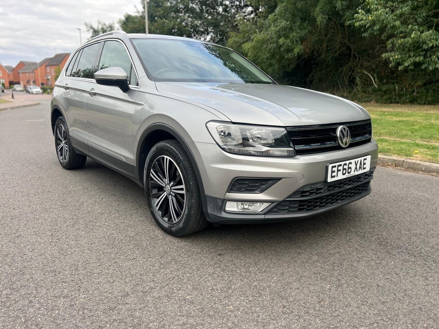 Used Volkswagen Tiguan 2017 for sale - 76382591: Photo 1