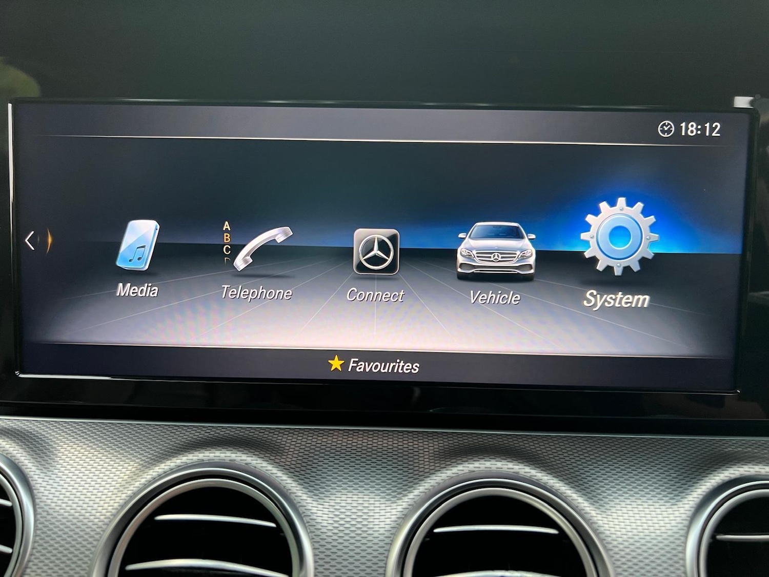 Used Mercedes-Benz E Class 2018 for sale - 76382596: Photo 32