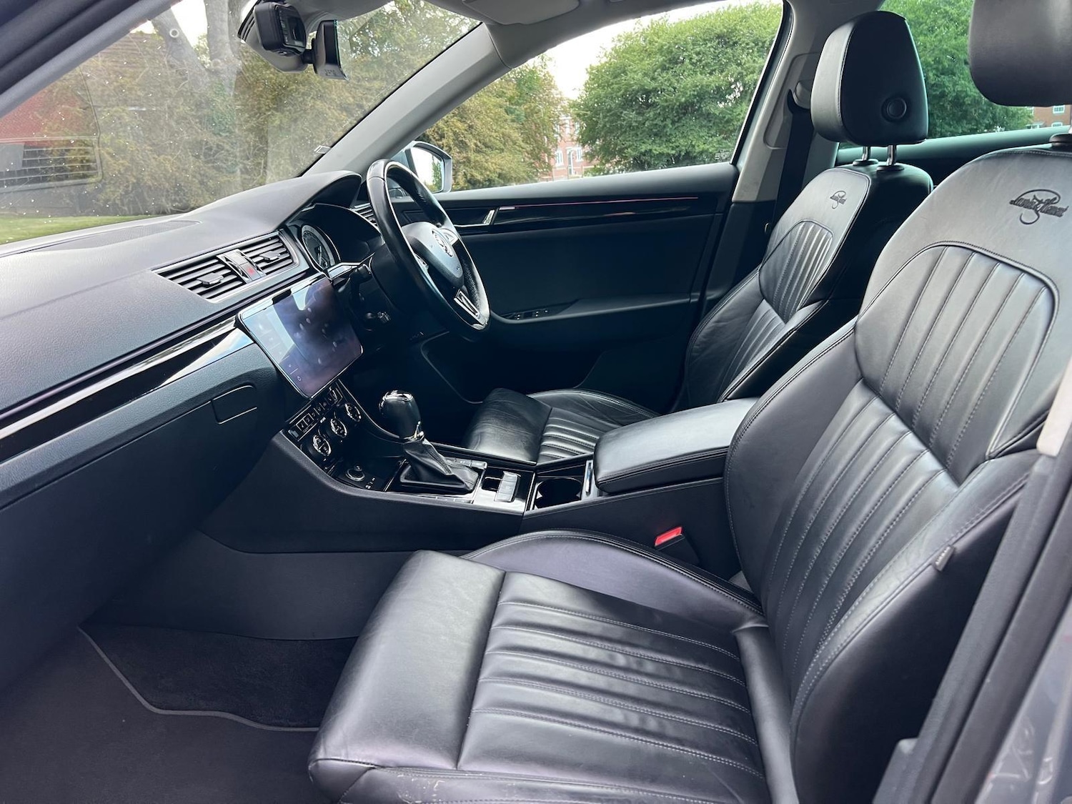 Used Skoda Superb 2017 for sale - 76382602: Photo 11