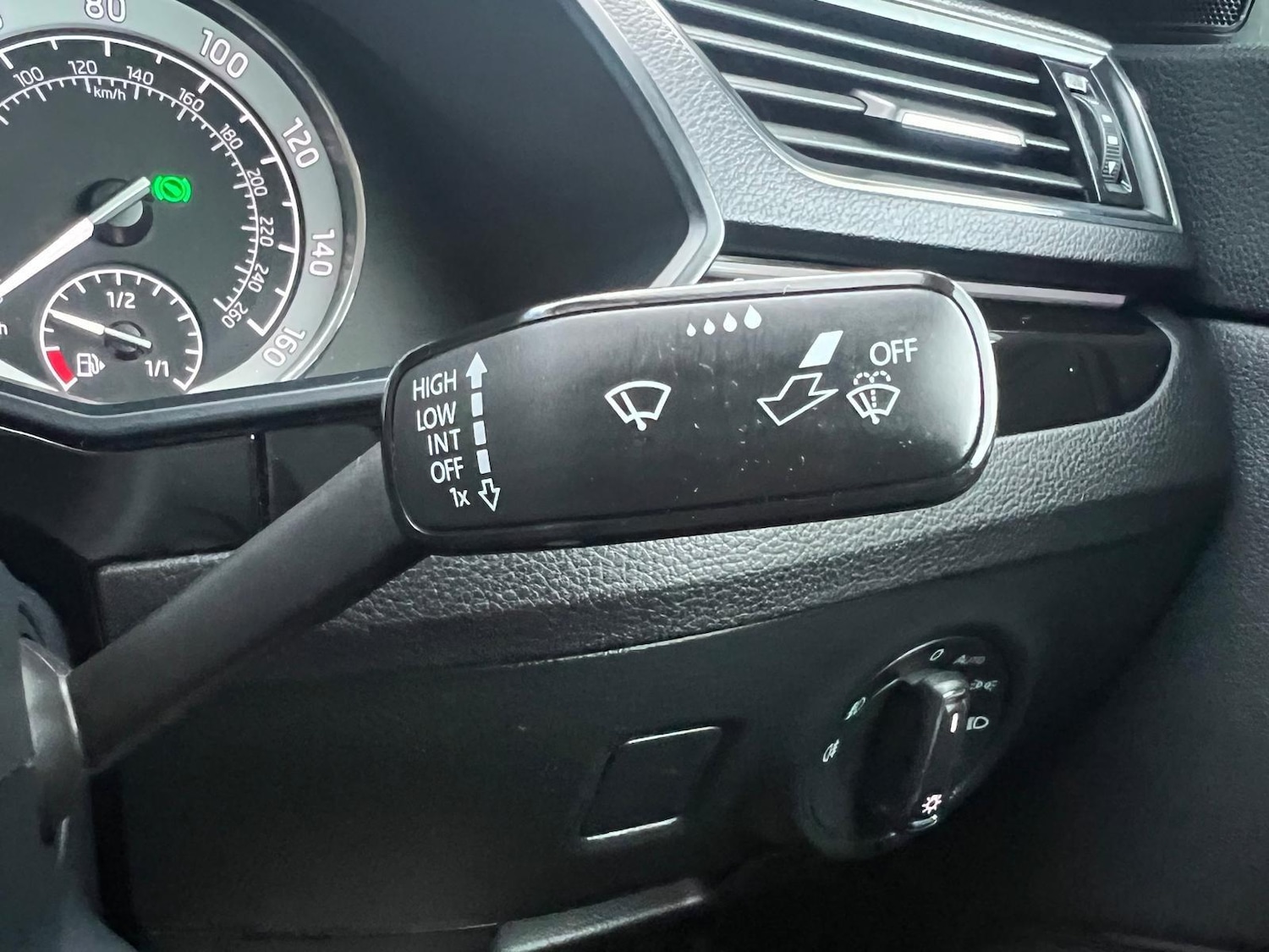 Used Skoda Superb 2017 for sale - 76382602: Photo 33