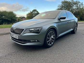 Used Skoda Superb 2017 for sale - 76382602: Photo