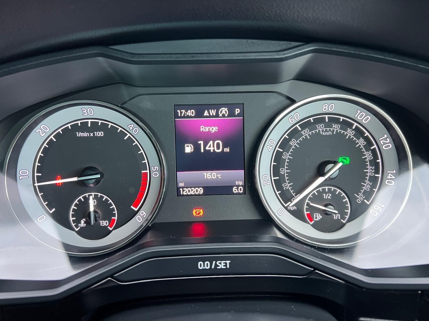 Used Skoda Superb 2017 for sale - 76382602: Photo 40