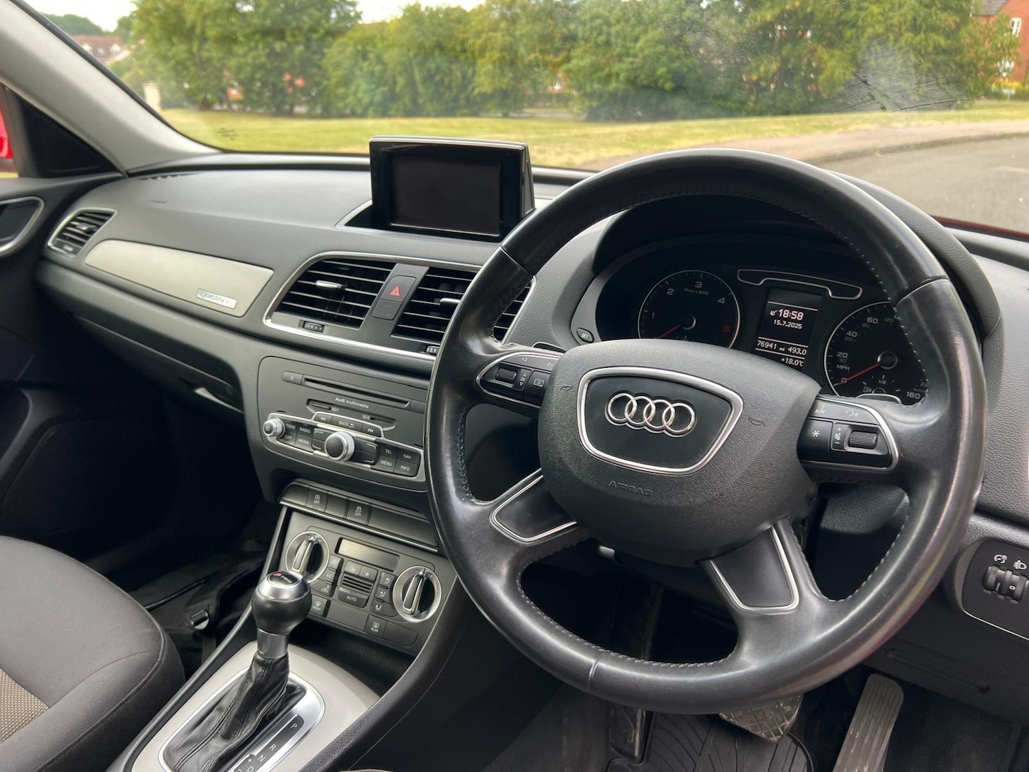 Used Audi Q3 2014 for sale - 76382599: Photo 16