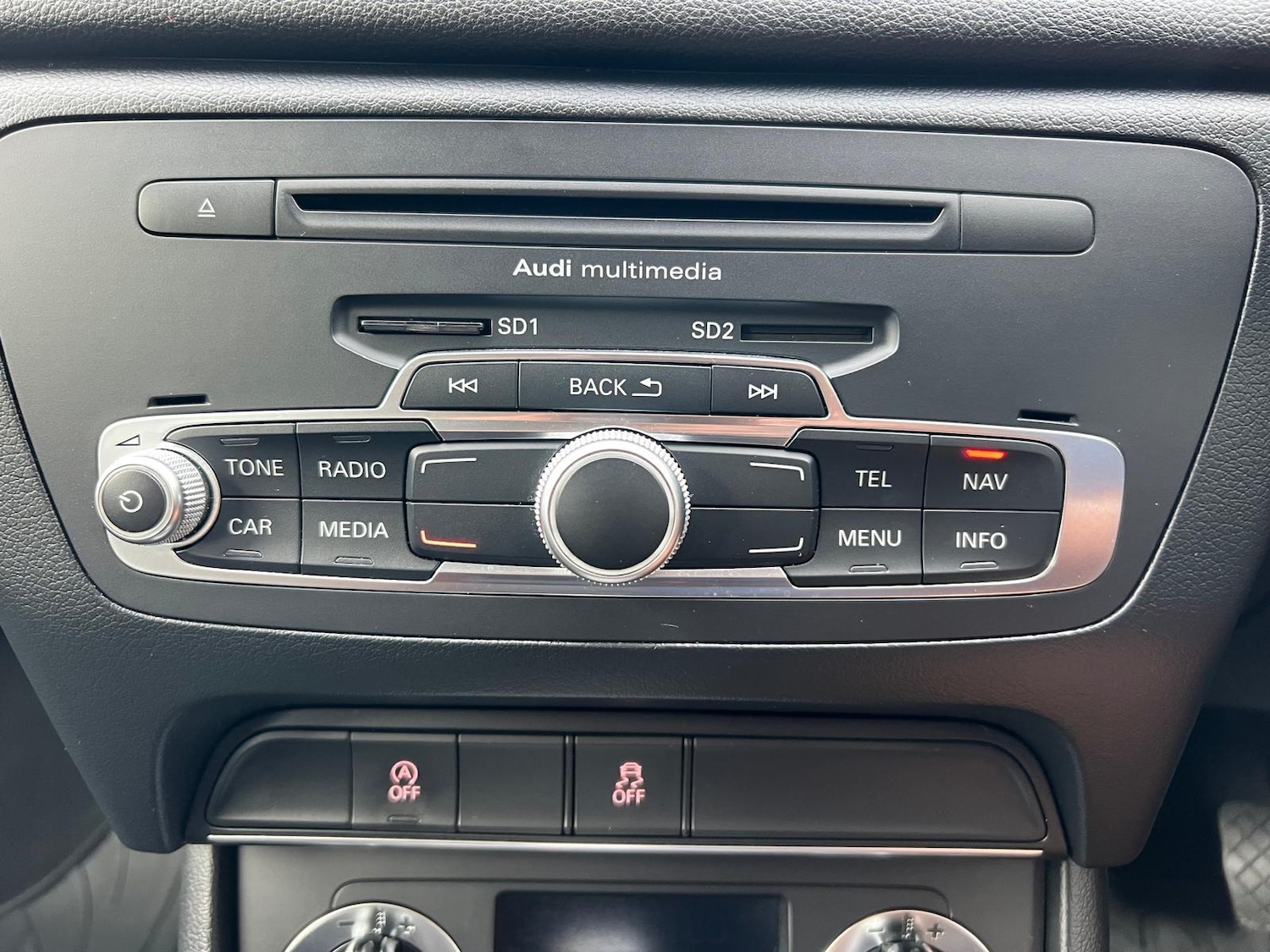 Used Audi Q3 2014 for sale - 76382599: Photo 25