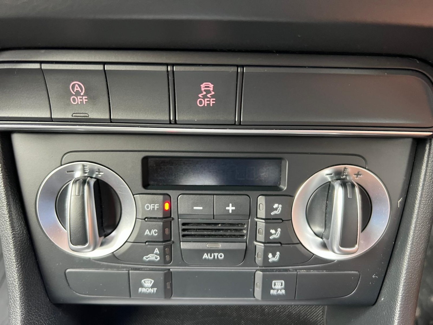 Used Audi Q3 2014 for sale - 76382599: Photo 28