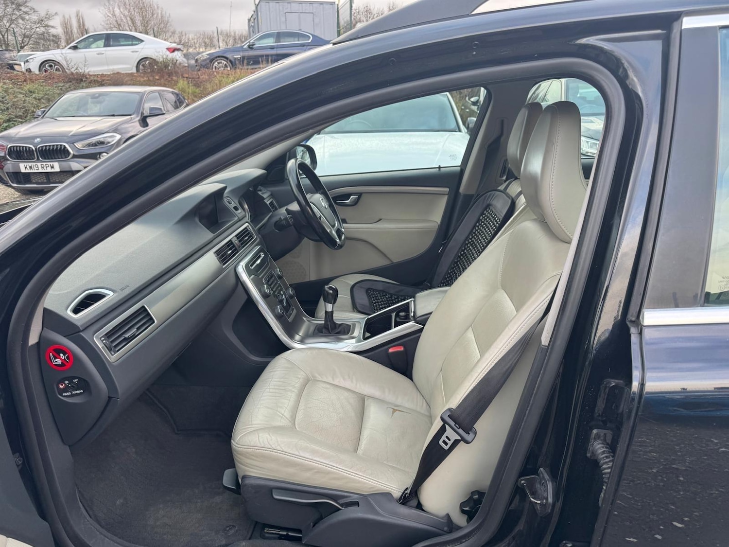 Used Volvo V70 2011 for sale - 77081910: Photo 11