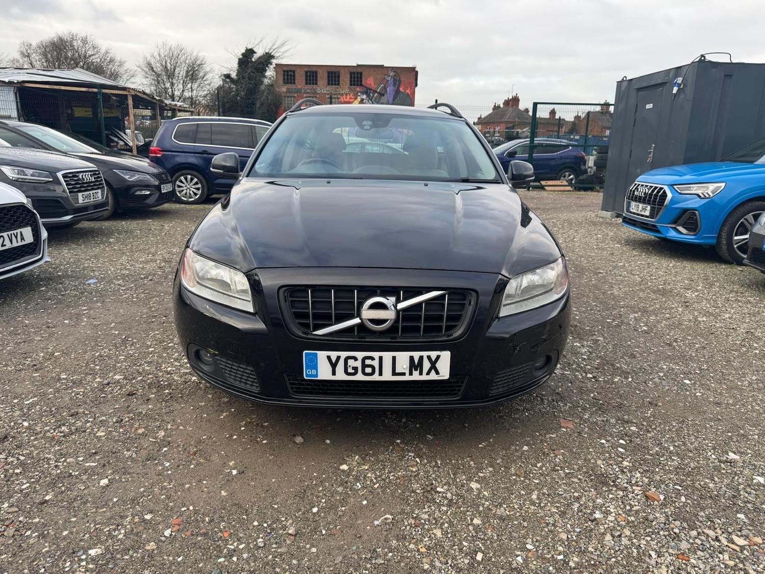 Used Volvo V70 2011 for sale - 77081910: Photo 2