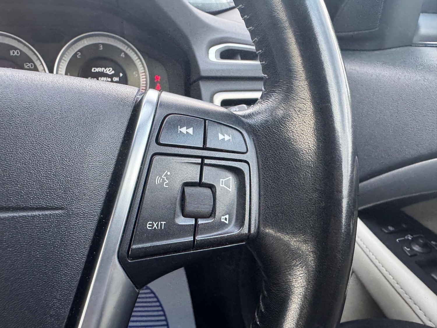 Used Volvo V70 2011 for sale - 77081910: Photo 20