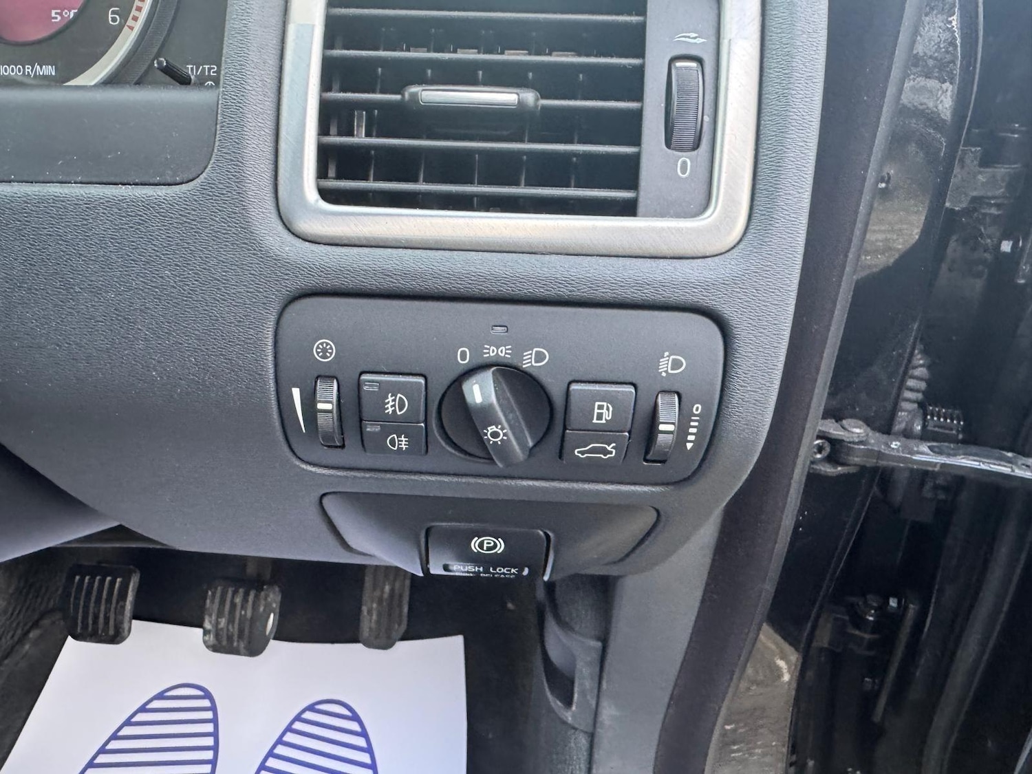 Used Volvo V70 2011 for sale - 77081910: Photo 23