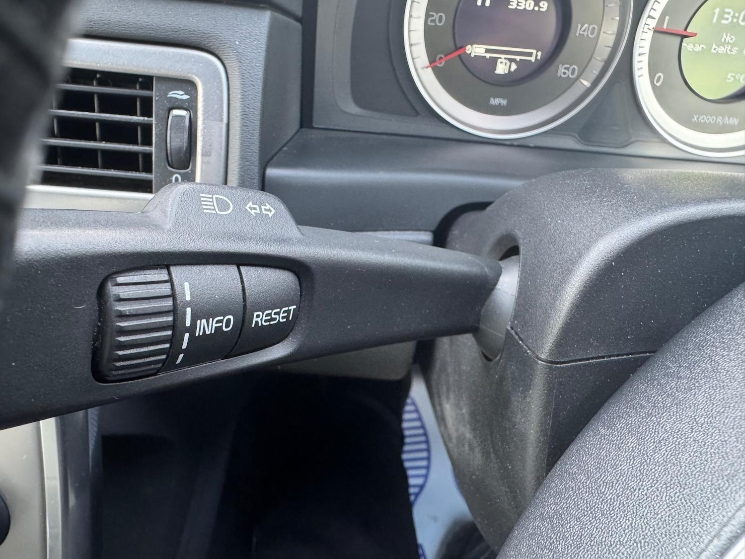 Used Volvo V70 2011 for sale - 77081910: Photo 26