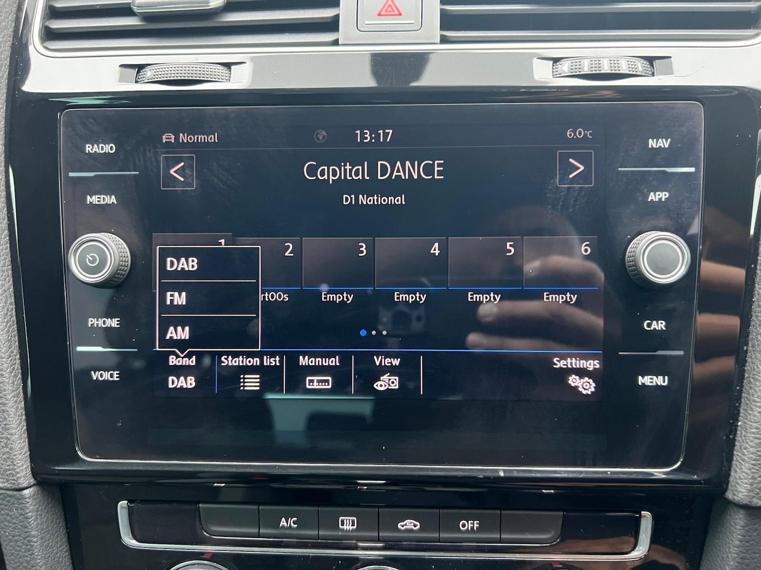 Used Volkswagen Golf 2017 for sale - 76688924: Photo 23