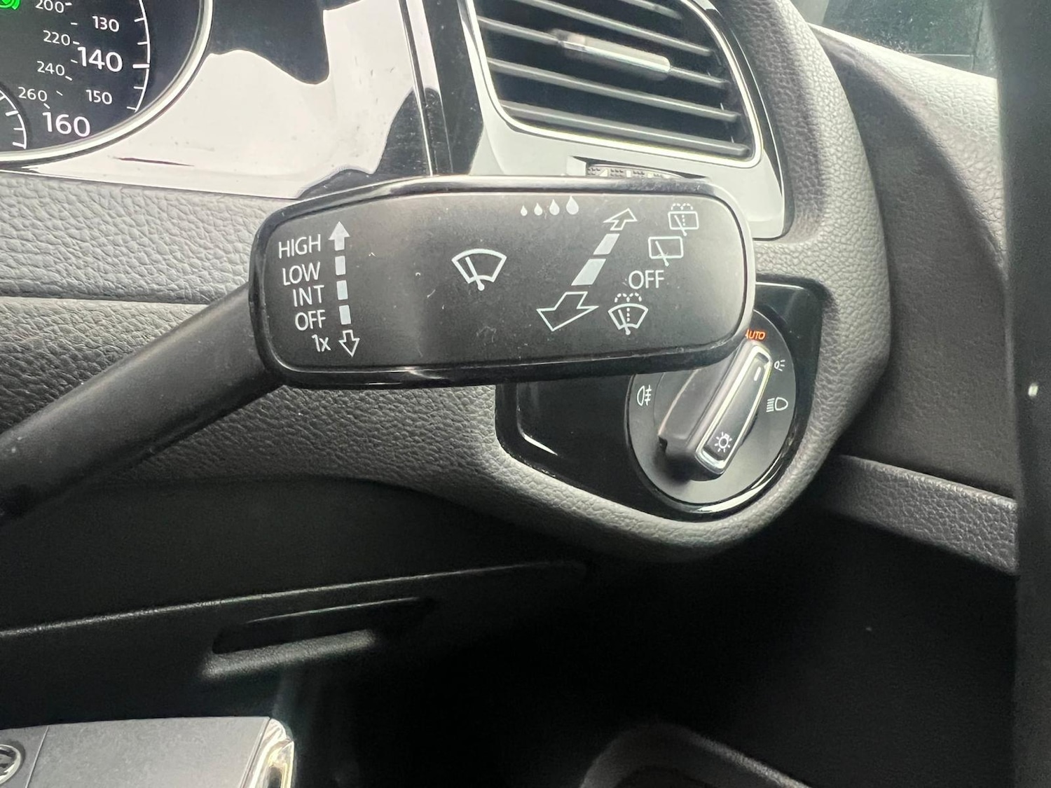 Used Volkswagen Golf 2017 for sale - 76688924: Photo 29