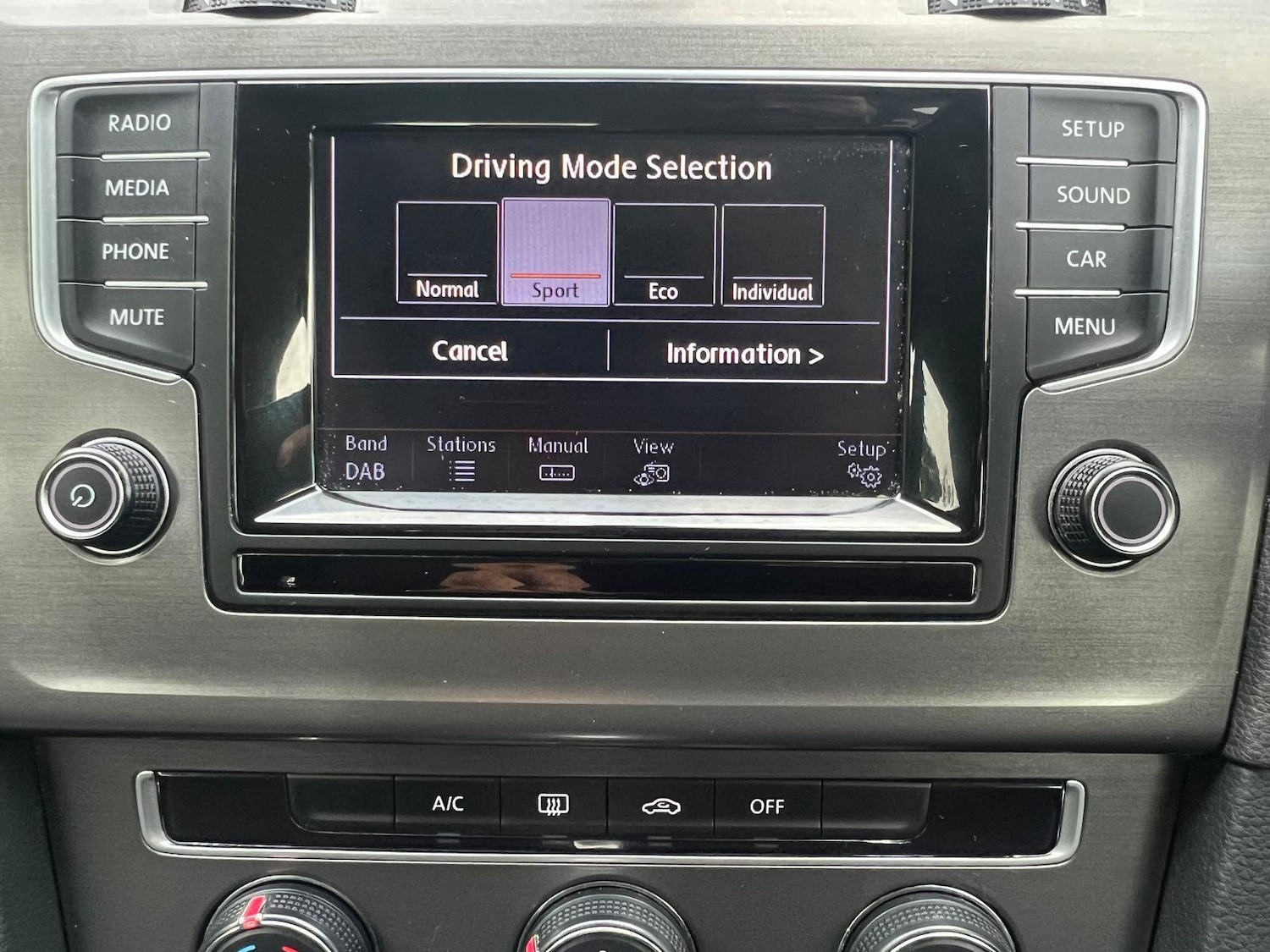 Used Volkswagen Golf 2013 for sale - 76382574: Photo 20