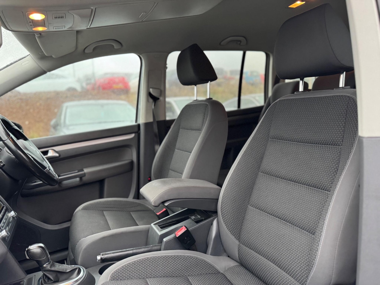 Used Volkswagen Touran 2011 for sale - 77684308: Photo 10