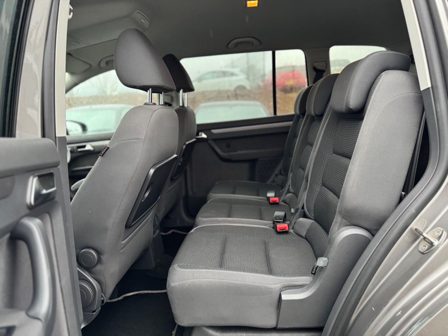 Used Volkswagen Touran 2011 for sale - 77684308: Photo 11