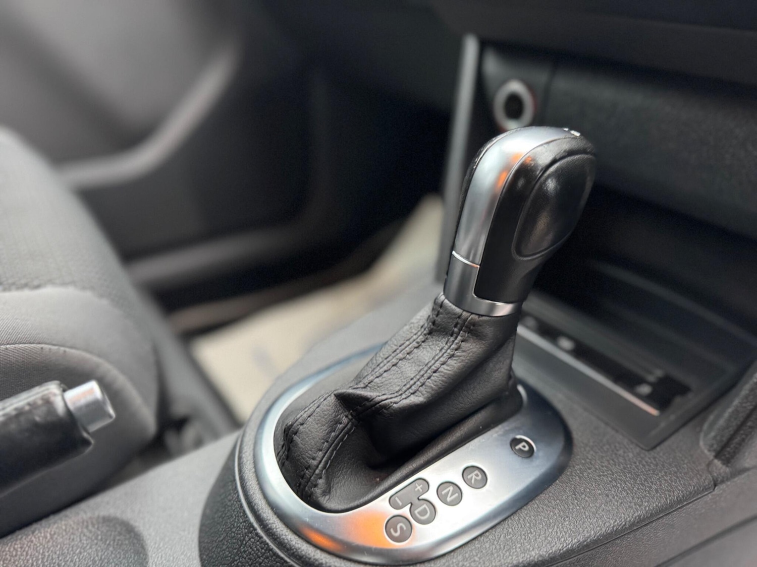 Used Volkswagen Touran 2011 for sale - 77684308: Photo 17