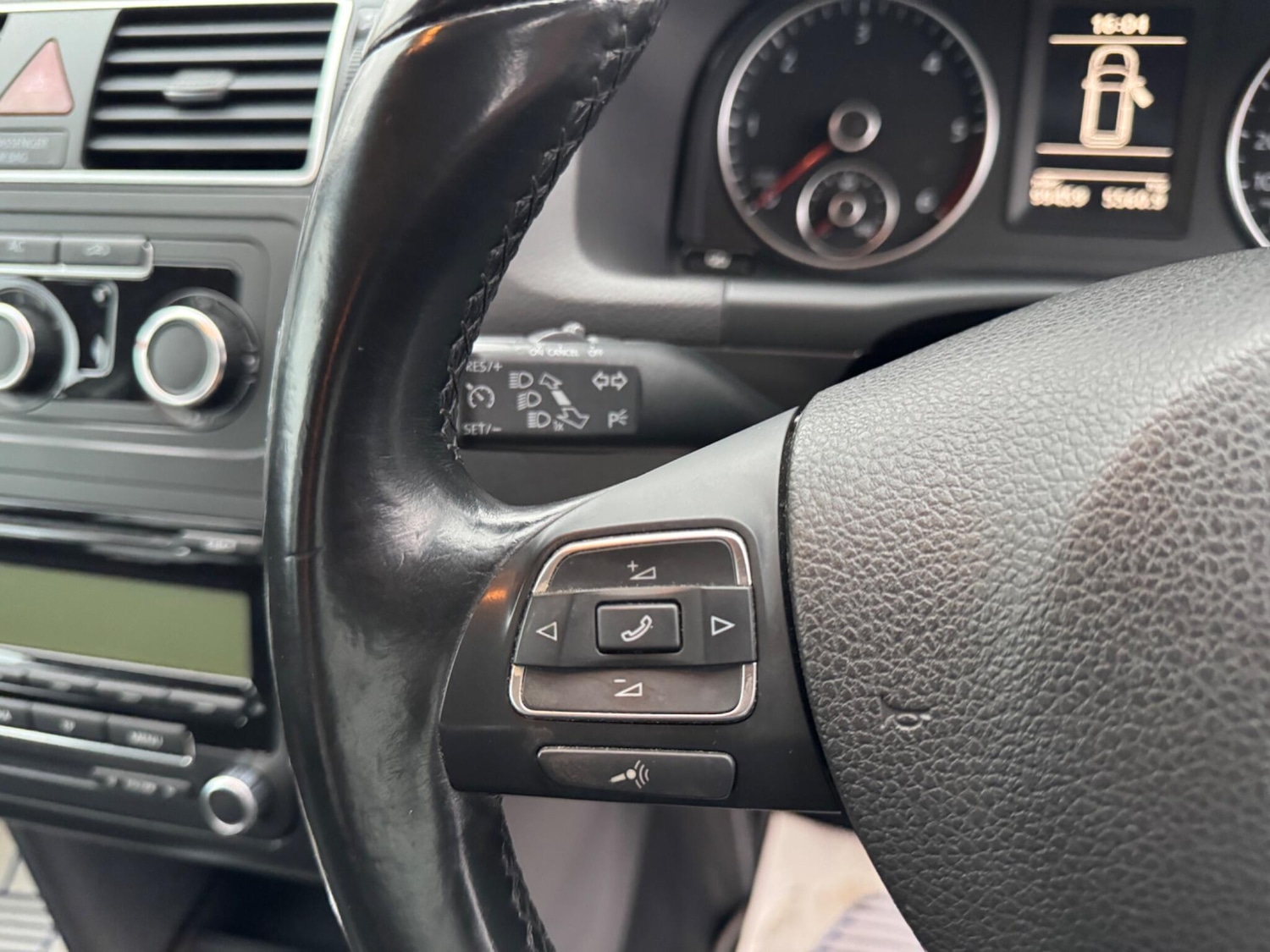 Used Volkswagen Touran 2011 for sale - 77684308: Photo 19