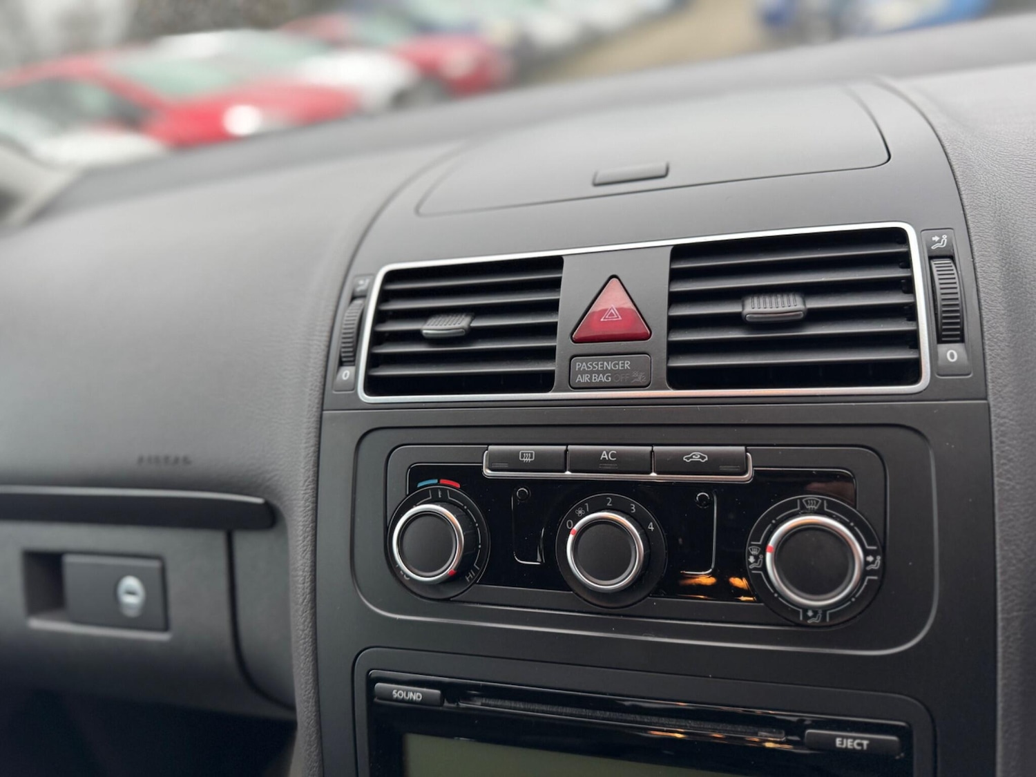 Used Volkswagen Touran 2011 for sale - 77684308: Photo 28