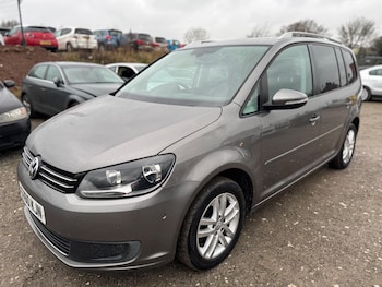 Used Volkswagen Touran 2011 for sale - 77684308: Photo