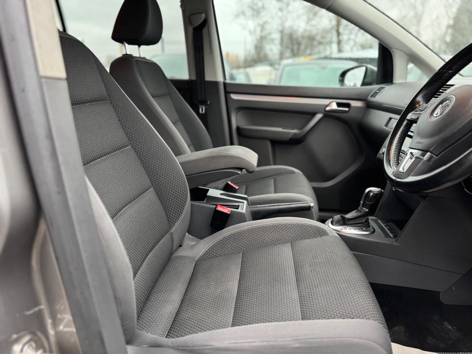 Used Volkswagen Touran 2011 for sale - 77684308: Photo 8