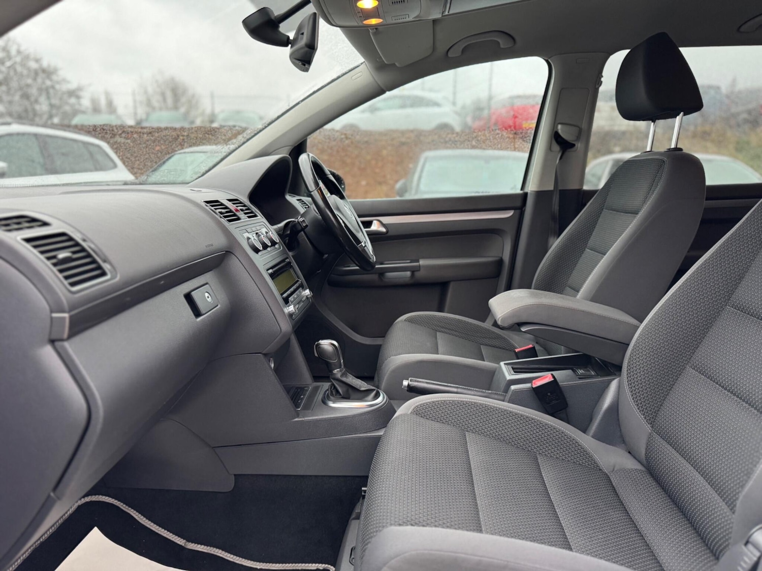 Used Volkswagen Touran 2011 for sale - 77684308: Photo 9