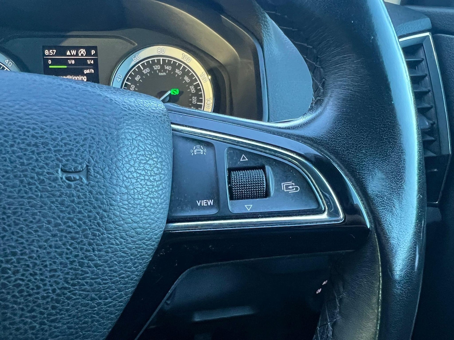 Used Skoda Karoq 2018 for sale - 76855815: Photo 28