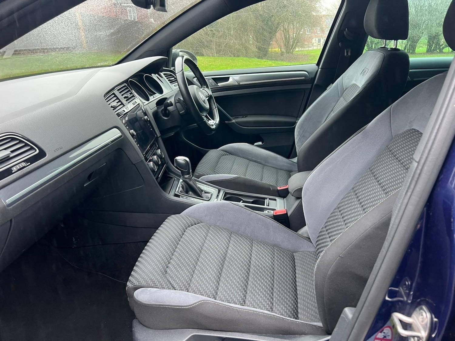 Used Volkswagen Golf 2017 for sale - 76989608: Photo 10