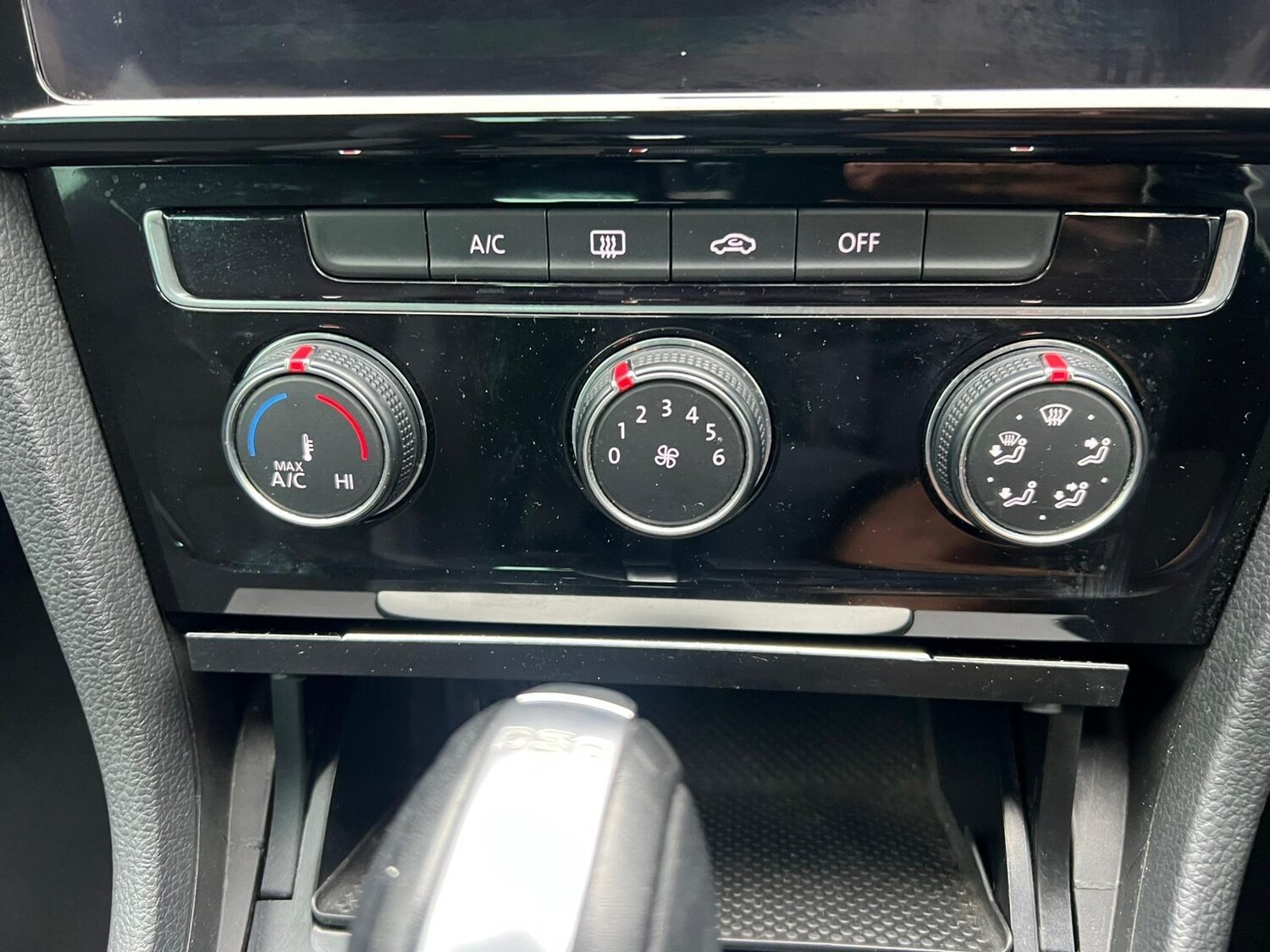 Used Volkswagen Golf 2017 for sale - 76989608: Photo 24