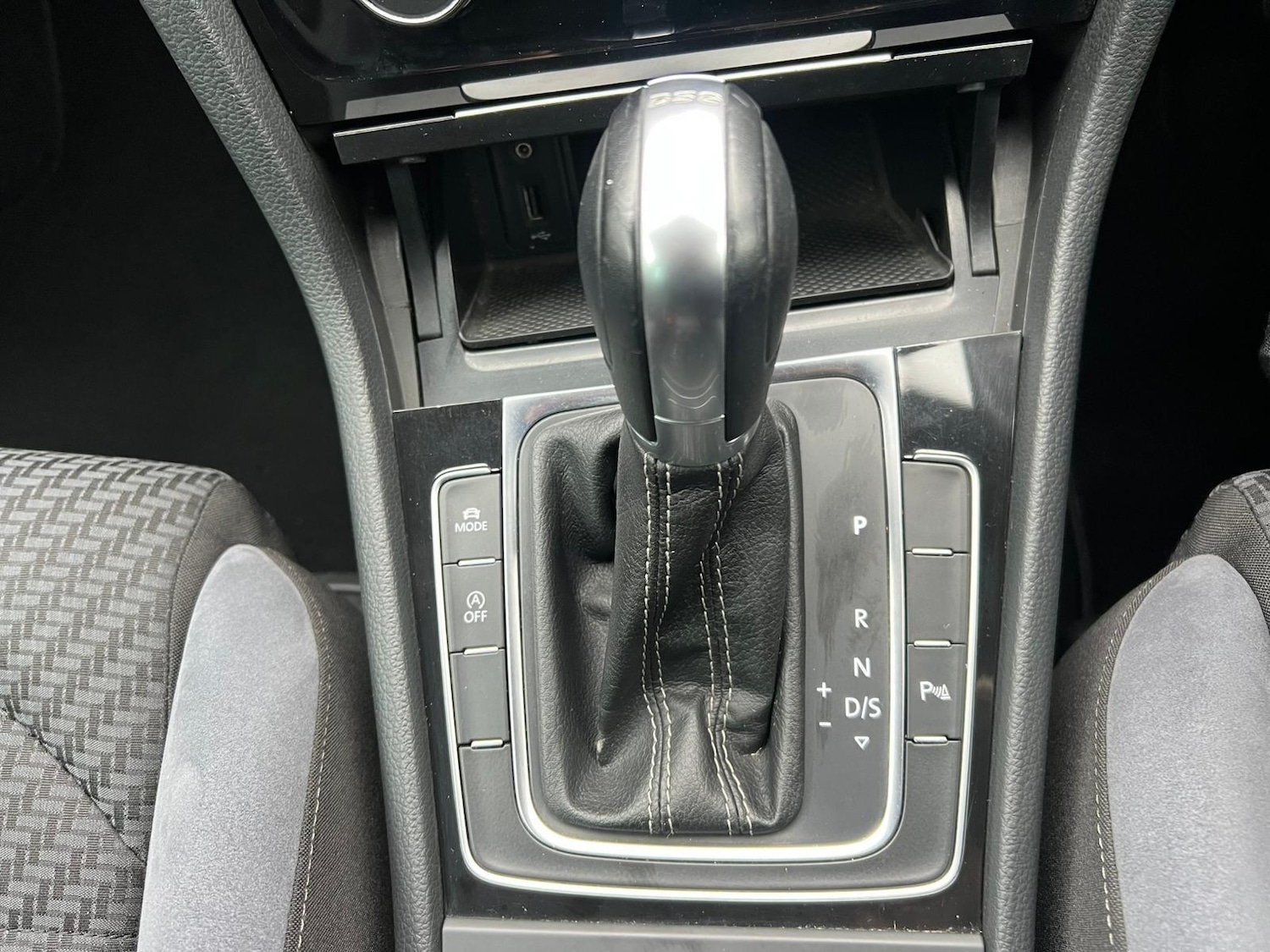 Used Volkswagen Golf 2017 for sale - 76989608: Photo 30