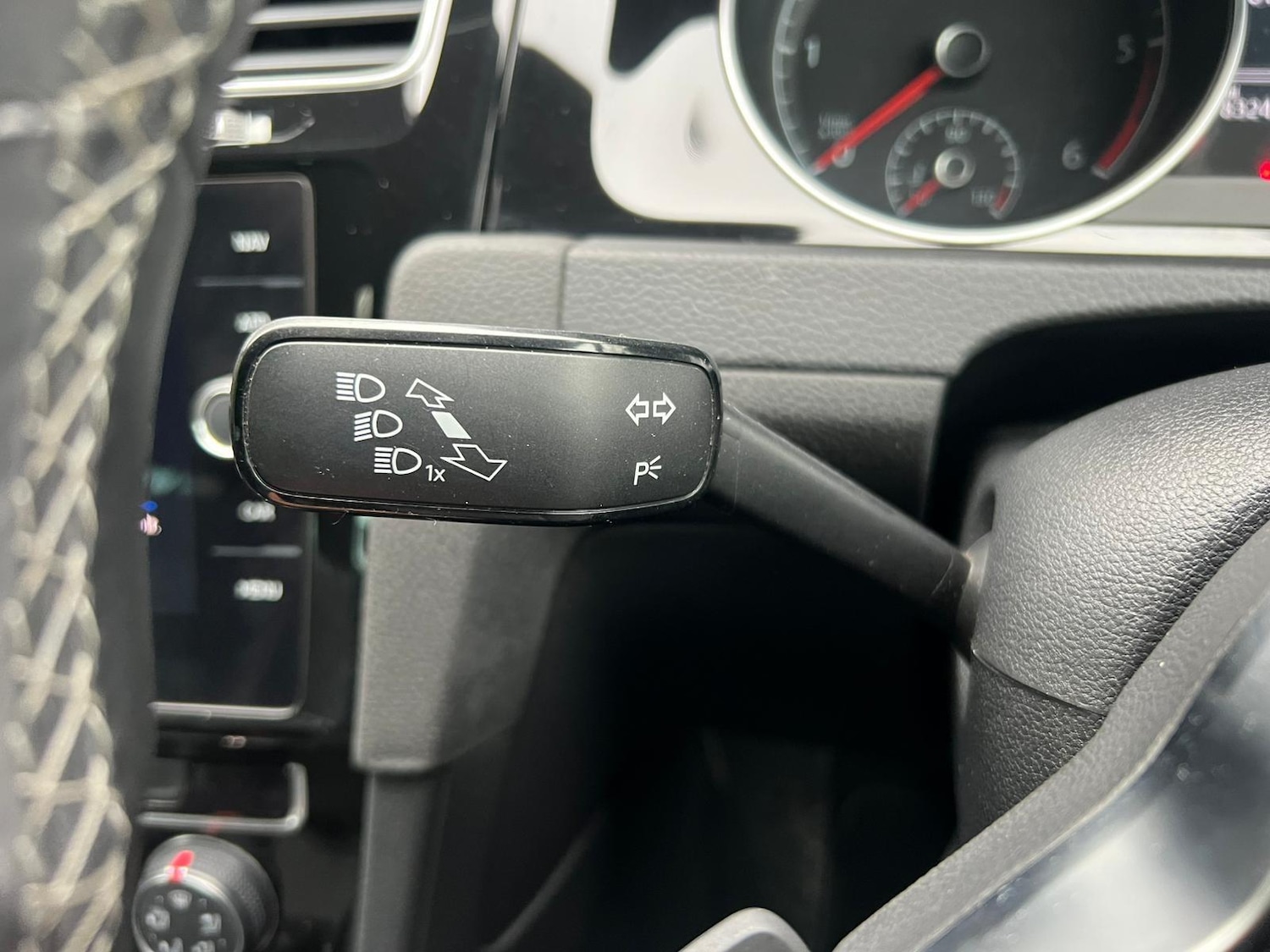 Used Volkswagen Golf 2017 for sale - 76989608: Photo 31