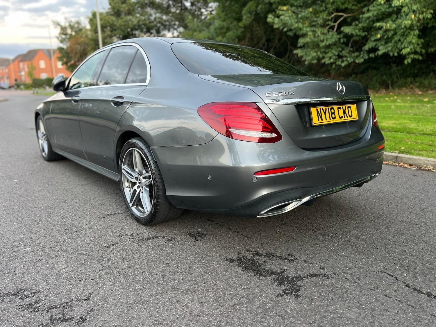 Used Mercedes-Benz E Class for sale - 76997571: Photo 4