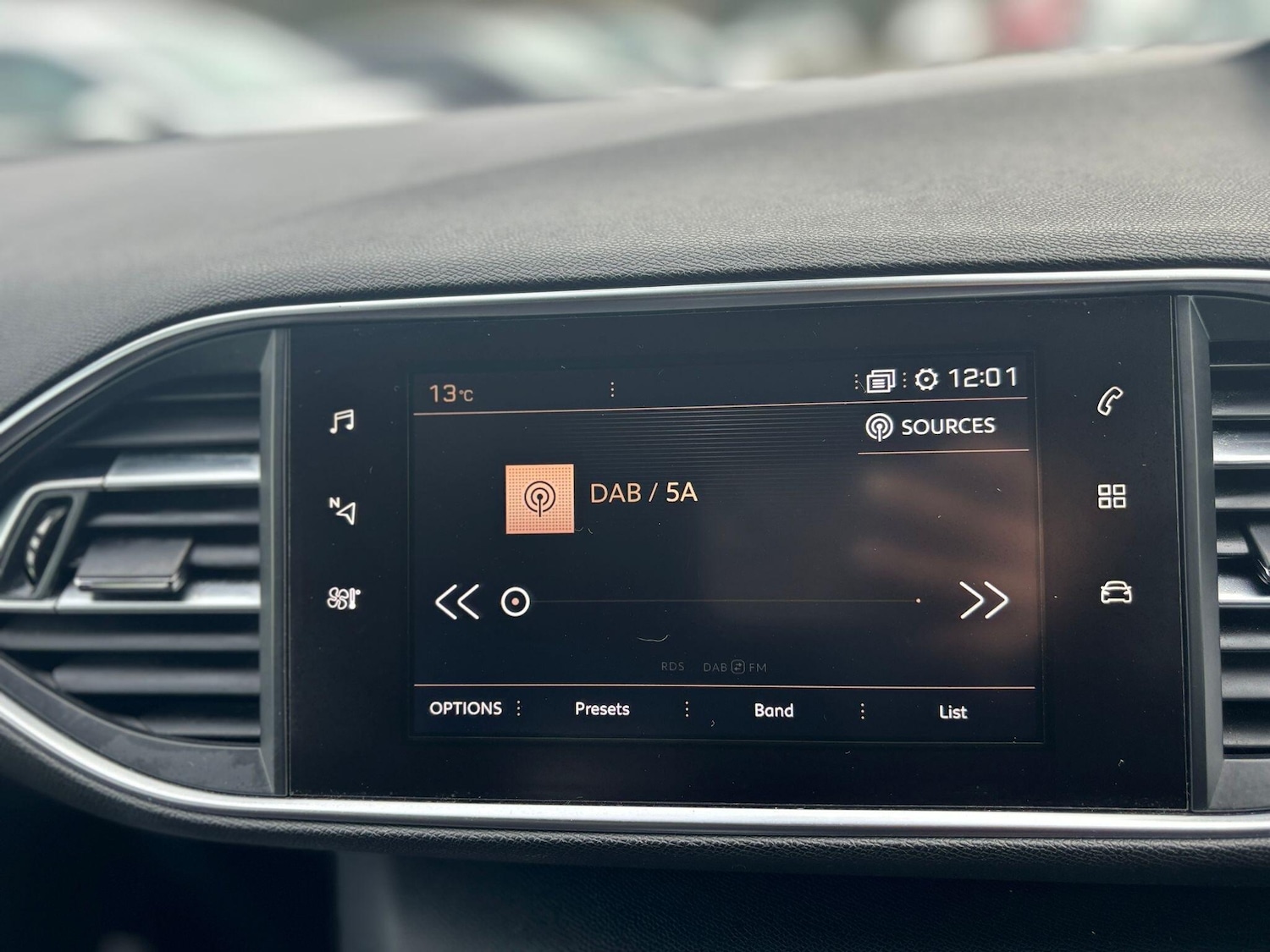 Used Peugeot 308 2017 for sale - 76887409: Photo 25