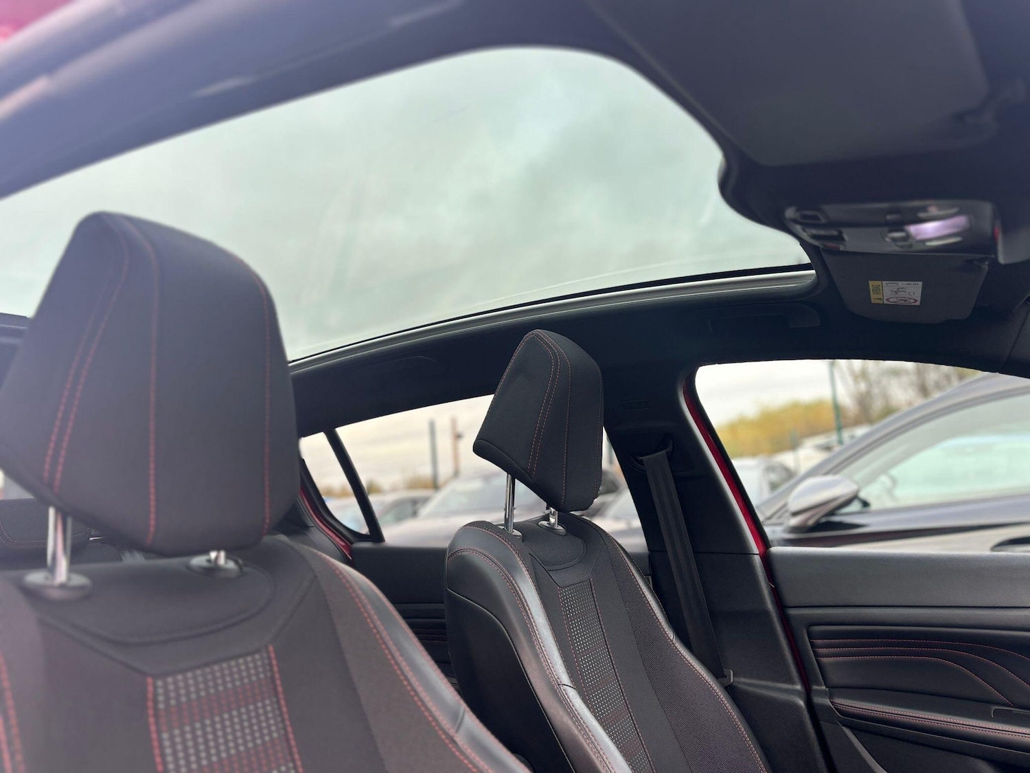 Used Peugeot 308 2017 for sale - 76887409: Photo 26