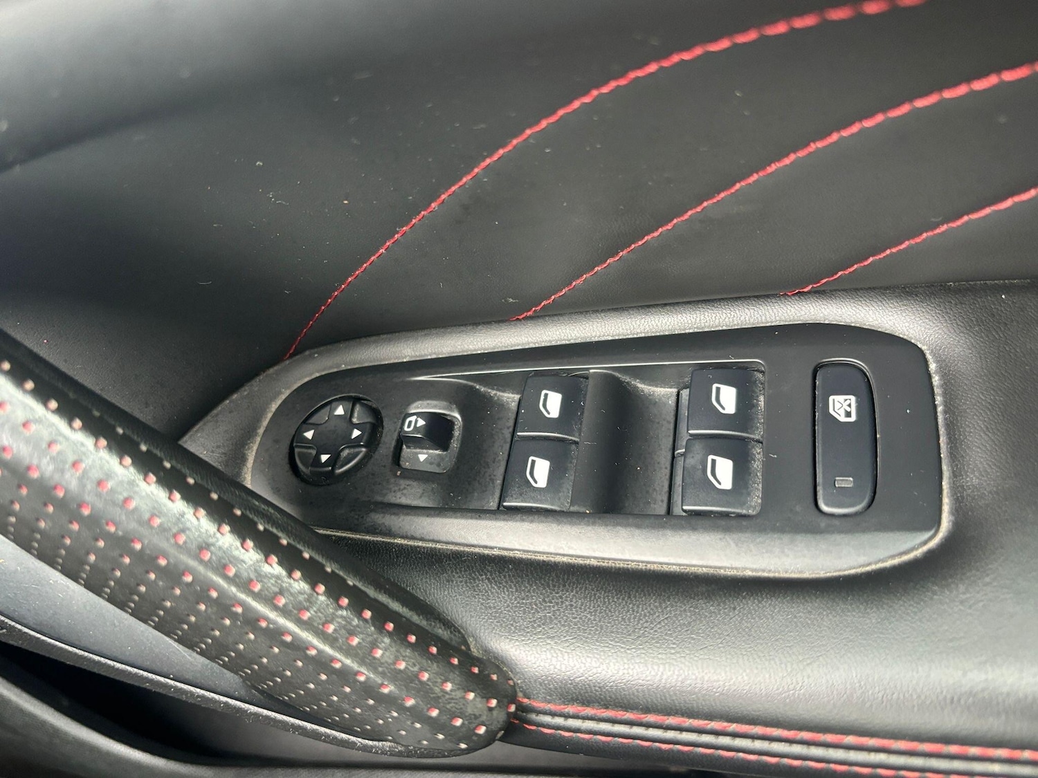 Used Peugeot 308 2017 for sale - 76887409: Photo 31