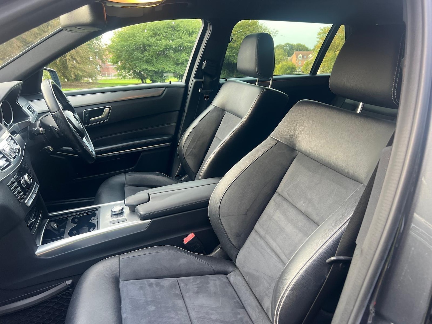 Used Mercedes-Benz E Class 2013 for sale - 76382579: Photo 10