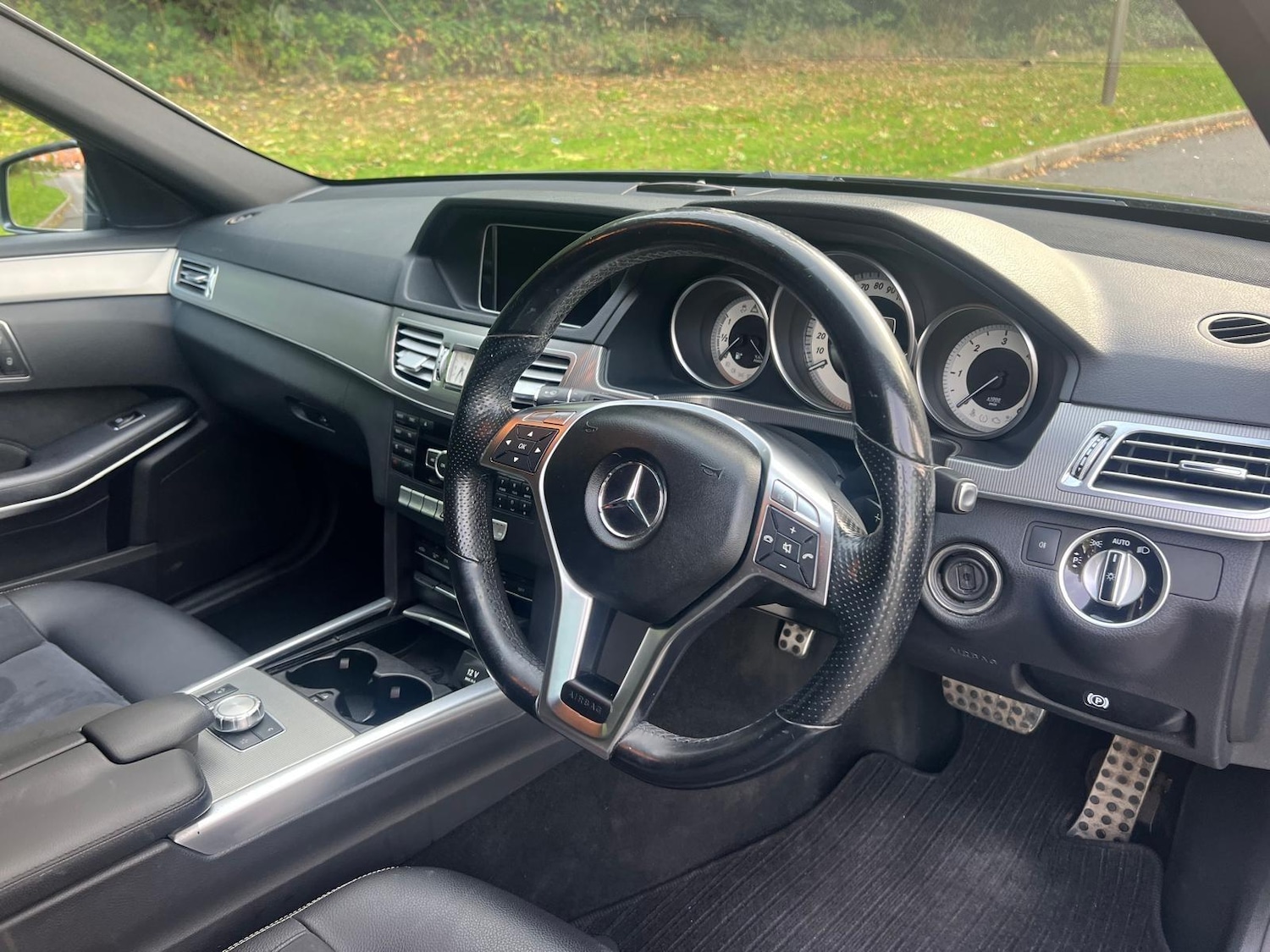 Used Mercedes-Benz E Class 2013 for sale - 76382579: Photo 17
