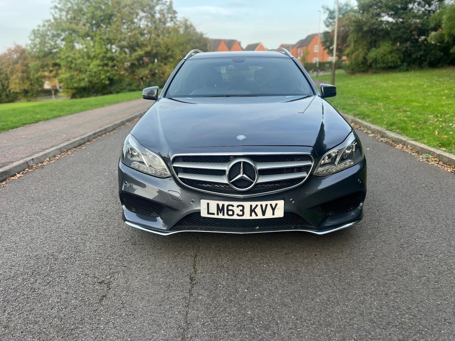 Used Mercedes-Benz E Class 2013 for sale - 76382579: Photo 2