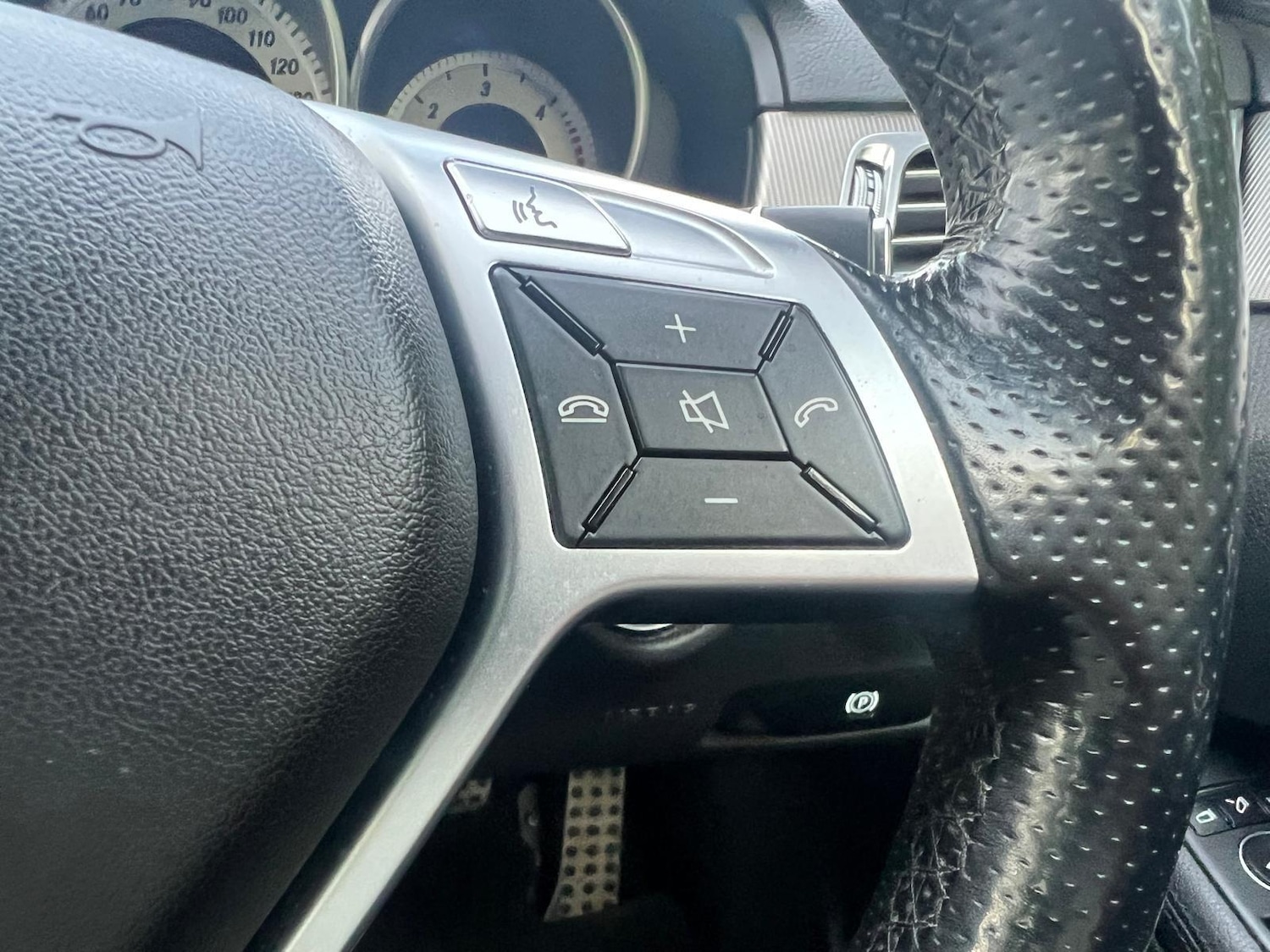 Used Mercedes-Benz E Class 2013 for sale - 76382579: Photo 21