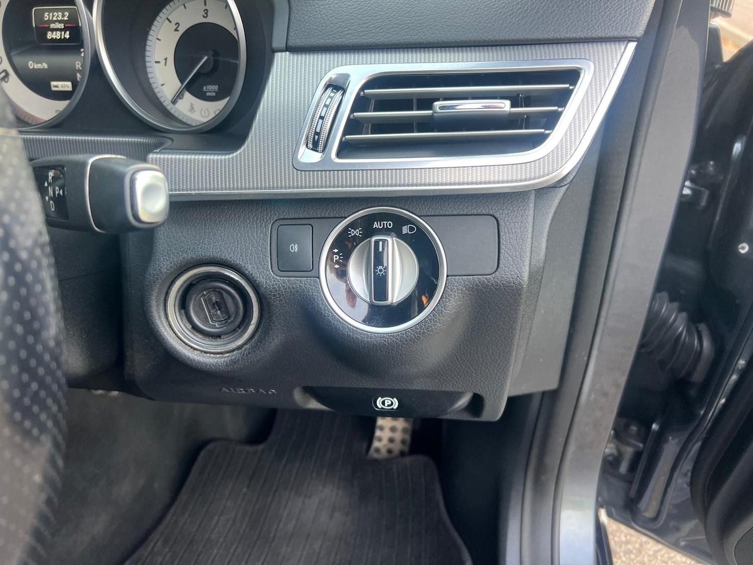 Used Mercedes-Benz E Class 2013 for sale - 76382579: Photo 28