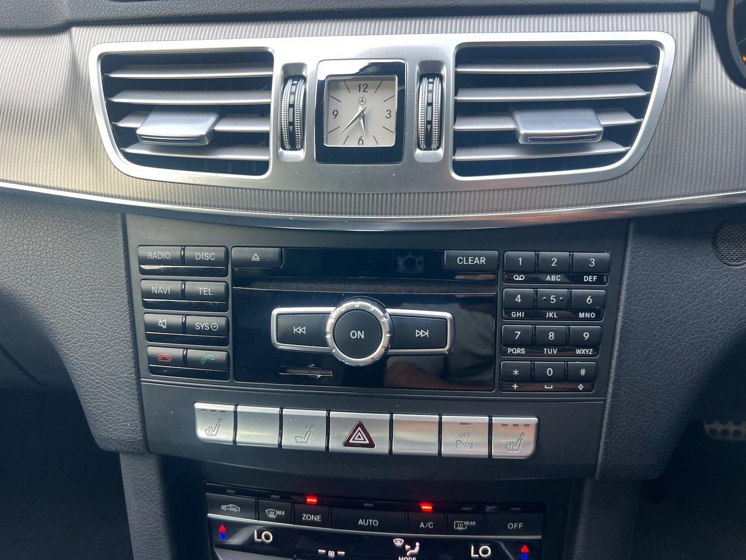 Used Mercedes-Benz E Class 2013 for sale - 76382579: Photo 29