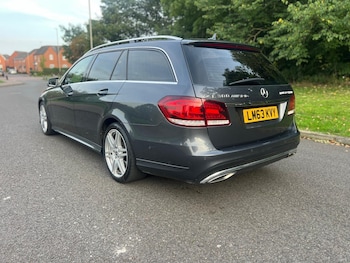 Used Mercedes-Benz E Class 2013 for sale - 76382579: Photo