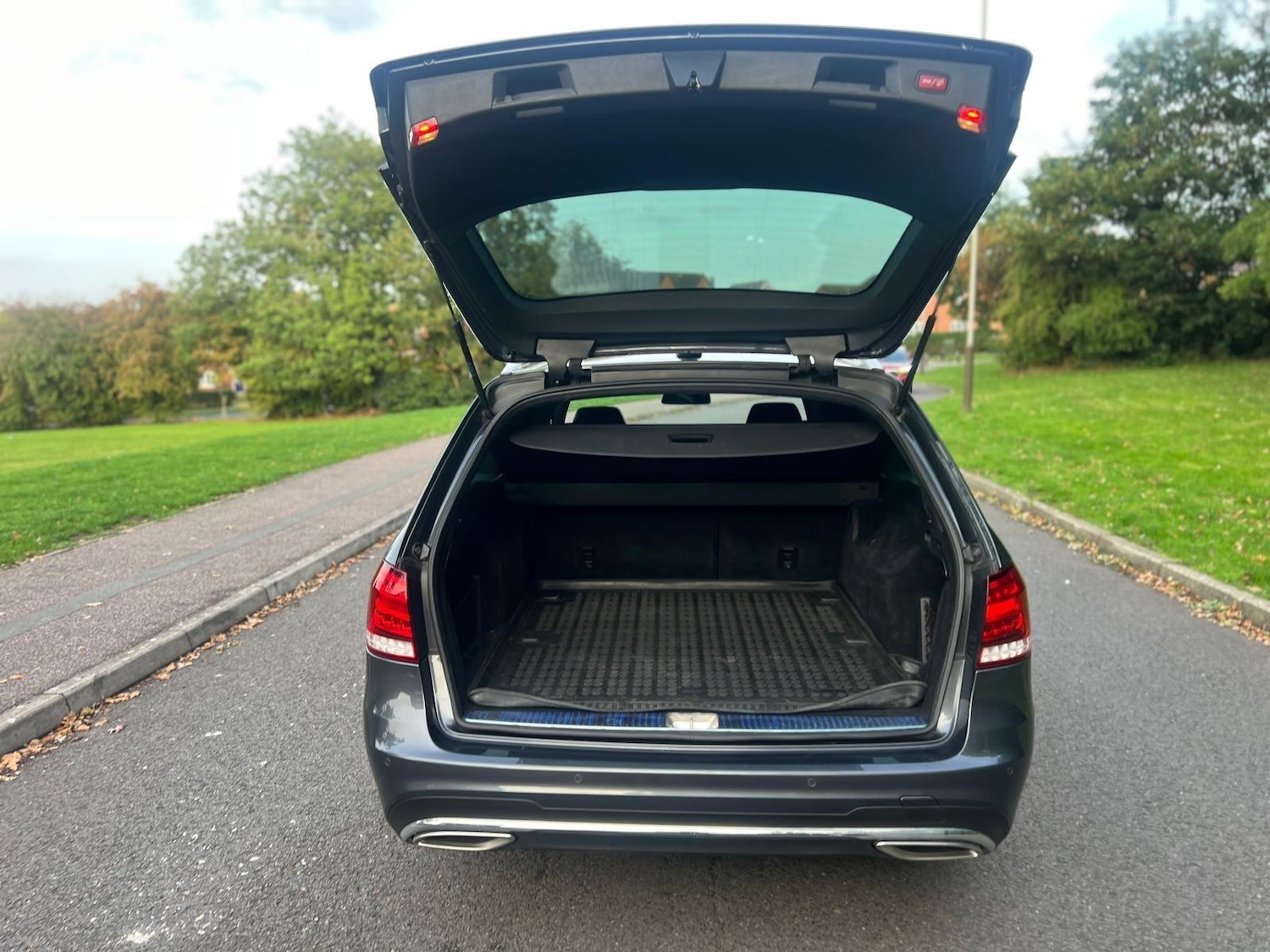 Used Mercedes-Benz E Class 2013 for sale - 76382579: Photo 6