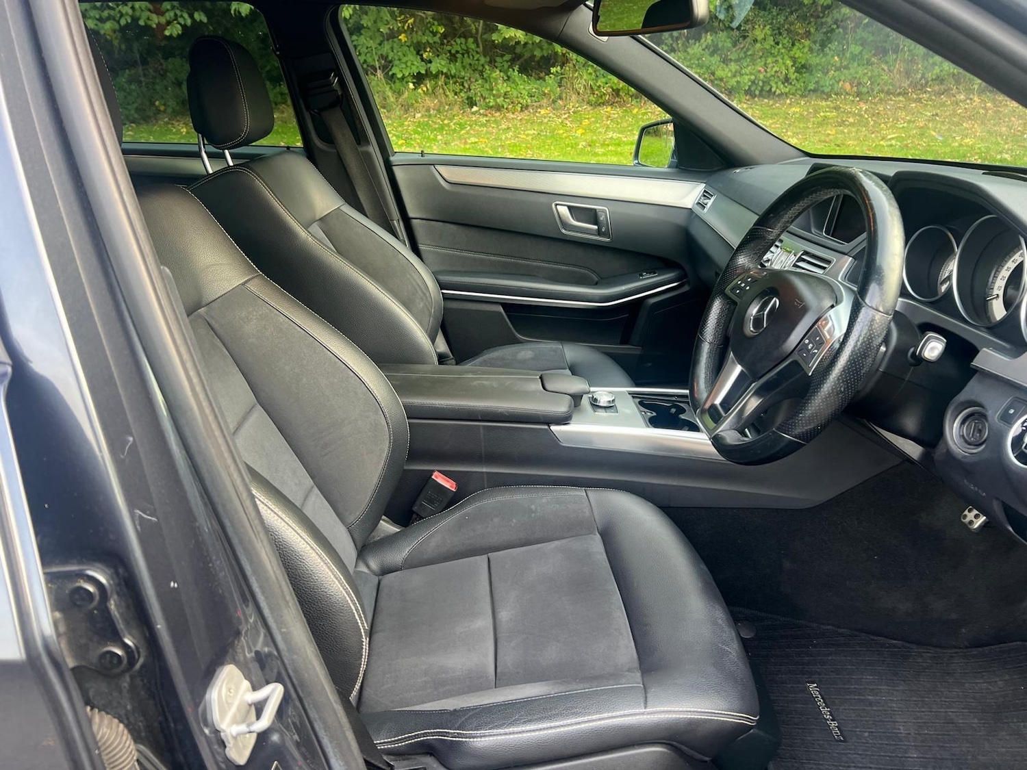 Used Mercedes-Benz E Class 2013 for sale - 76382579: Photo 8