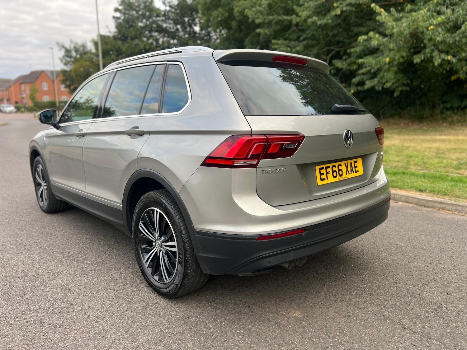 Used Volkswagen Tiguan 2017 for sale - 76988571: Photo 4