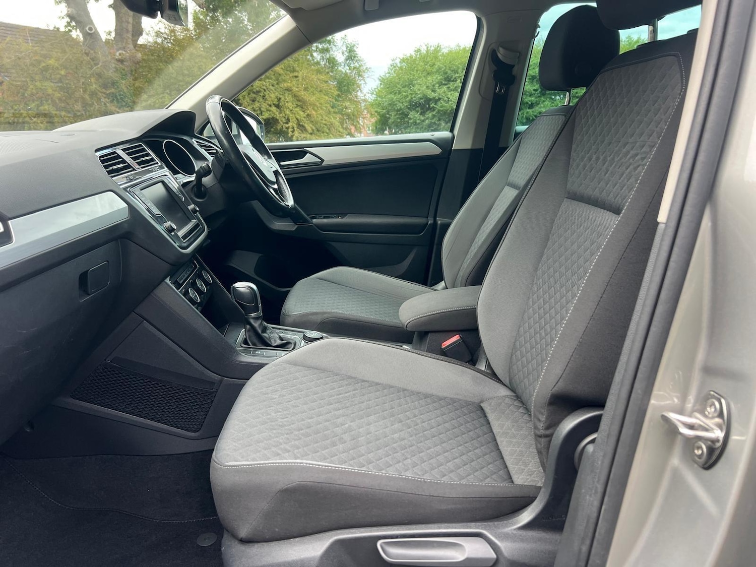 Used Volkswagen Tiguan 2017 for sale - 76988571: Photo 9