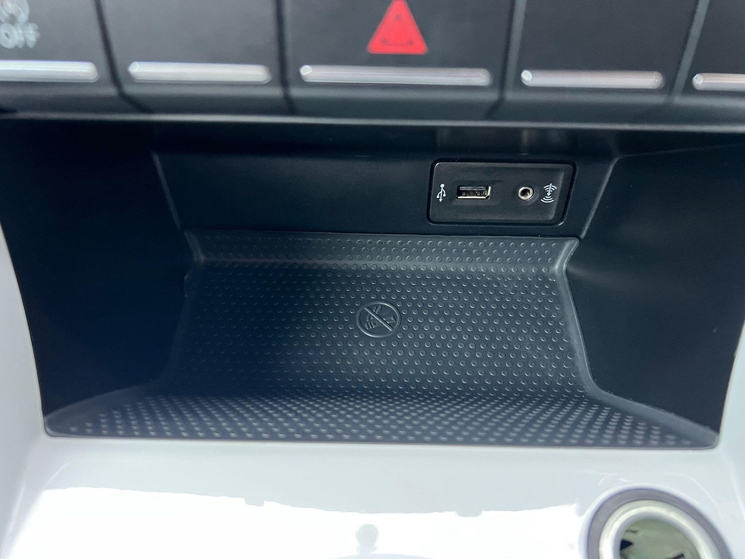 Used Volkswagen Beetle 2017 for sale - 77016814: Photo 32