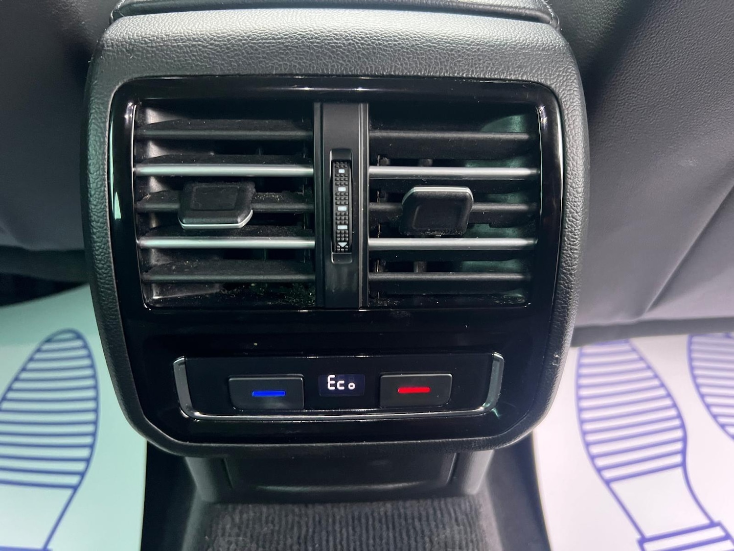 Used Volkswagen Passat 2018 for sale - 76456830: Photo 32